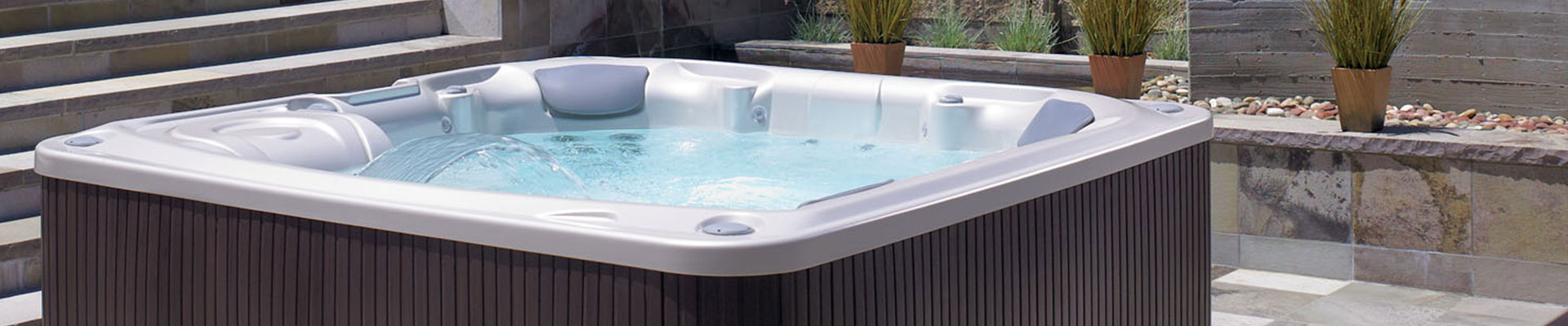 Pre-Owned Hot Tubs mobile hero